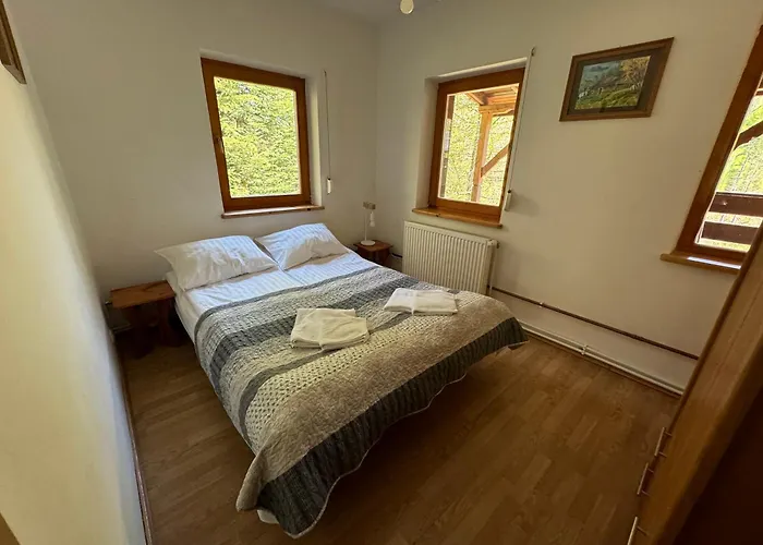 Chill On Hill - * שצ'צ'ירק